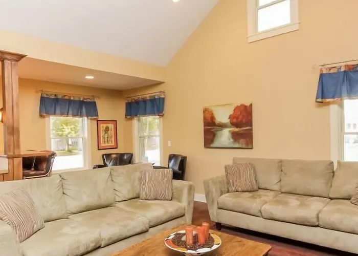 Nightingale Apt With Hot Tub Walk To Saugatuck
